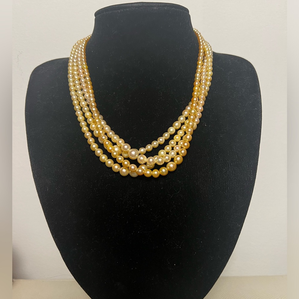 (4)Vintage Graduated Pearl Strand Necklaces